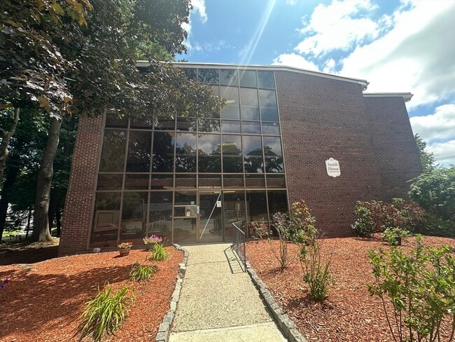 Primary Photo - 915 Edgell Rd
