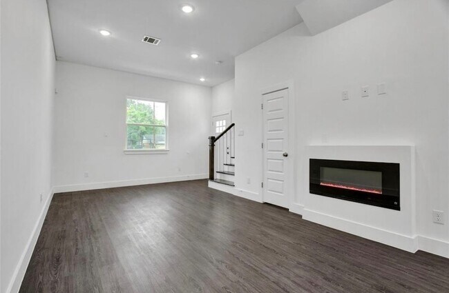 Building Photo - 4512 Brinkley St