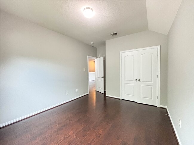 Building Photo - 1323 Maple Ace Dr