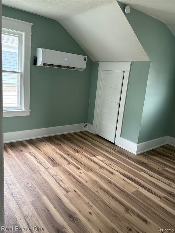 Building Photo - 319 W Parent Ave