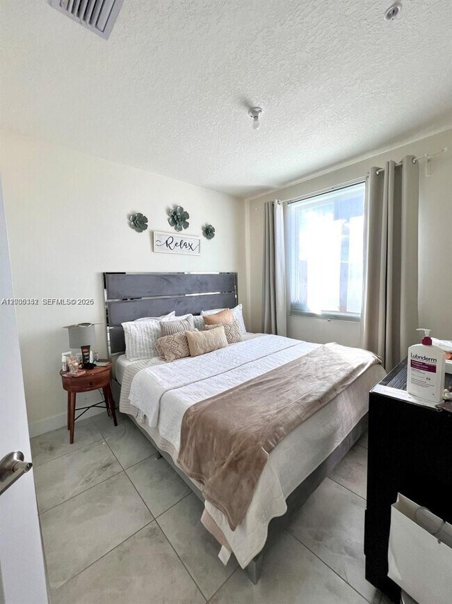 Building Photo - 6420 NW 102nd Path