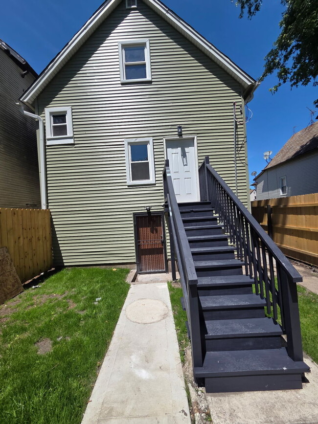 Building Photo - 2955 E 80th Pl
