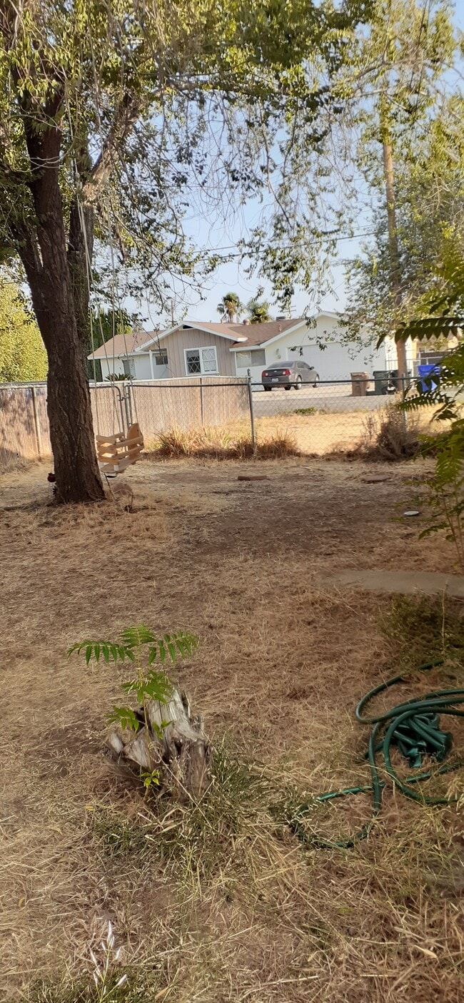 Building Photo - 34874 Cedar Ave