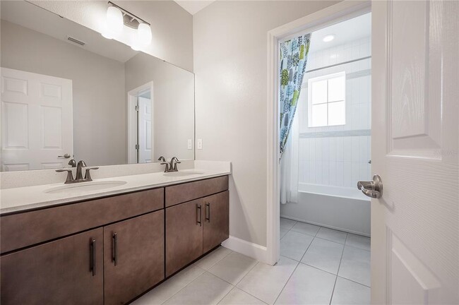 Building Photo - 7212 Paradiso Dr