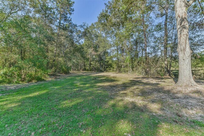 Building Photo - 24237 Creekwood Dr
