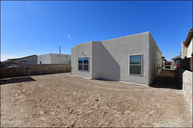 Building Photo - 644 Paseo Dulce Ave