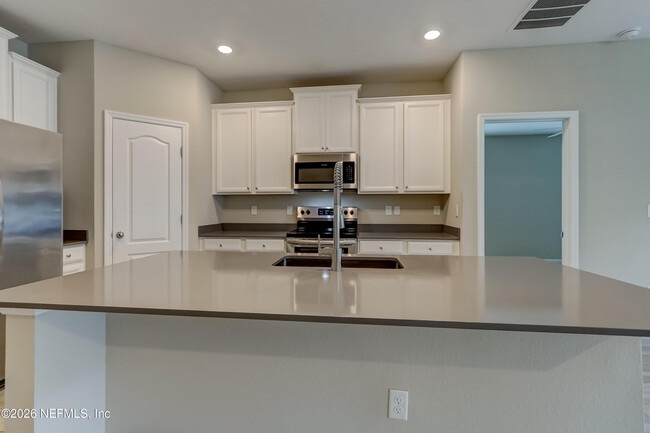 Building Photo - 10386 Pavnes Creek Dr