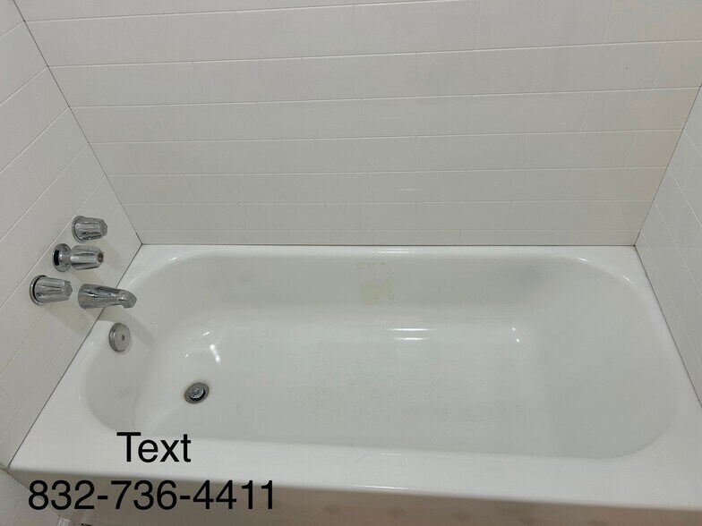 Building Photo - 201 W Rosamond St