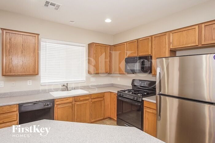 Building Photo - 6450 Kilrenny Ave