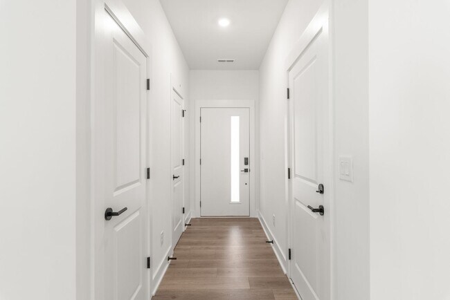 Building Photo - Bright & Modern New Construction Townhome