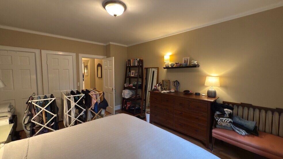 Building Photo - 17 Monmouth Ct