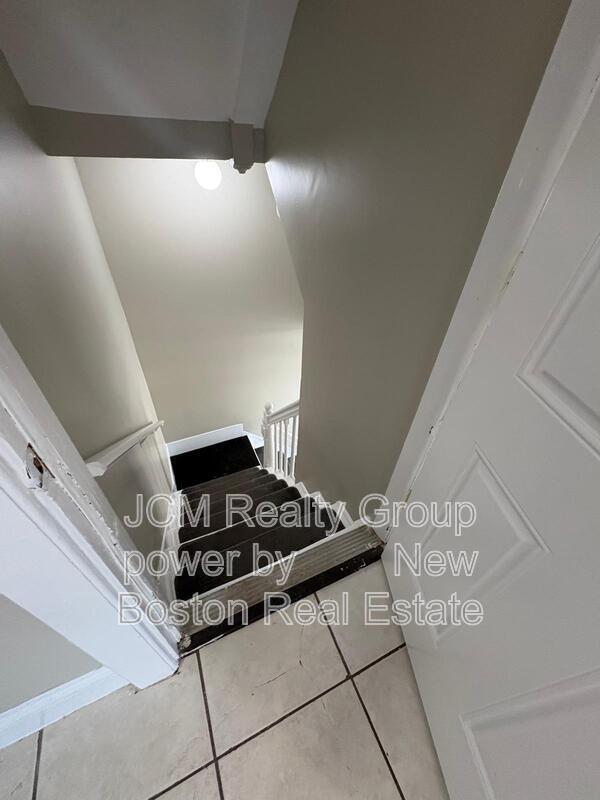 Building Photo - 40 Hurd St