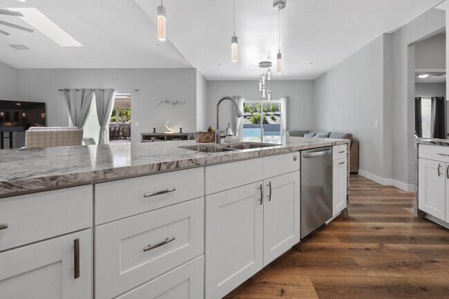 Building Photo - 79575 Camelback Dr