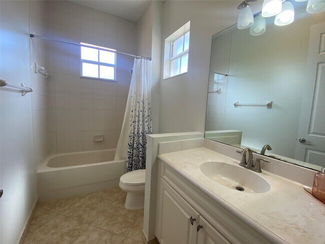 Building Photo - 8203 NW 128th Ln