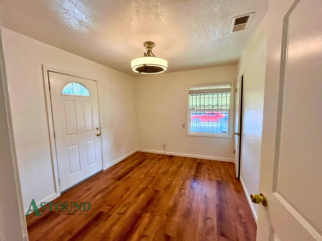 Building Photo - 7500 Deerwood Ave