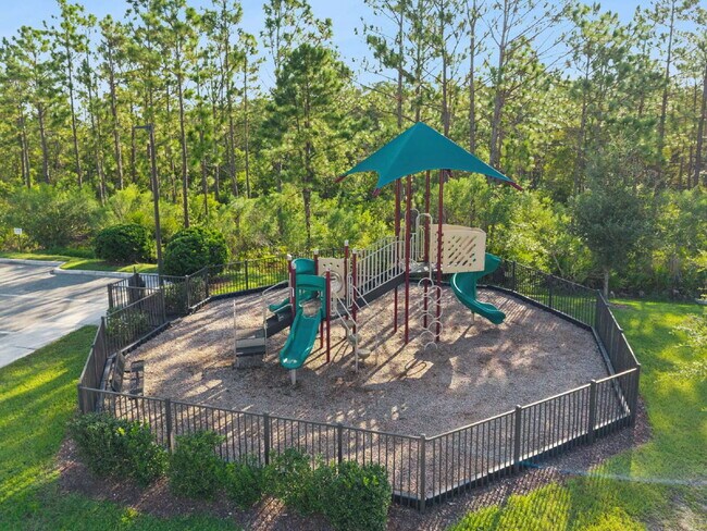Building Photo - Discover Comfort and Space in this 4-Bed, 2-Bath Orlando Gem!