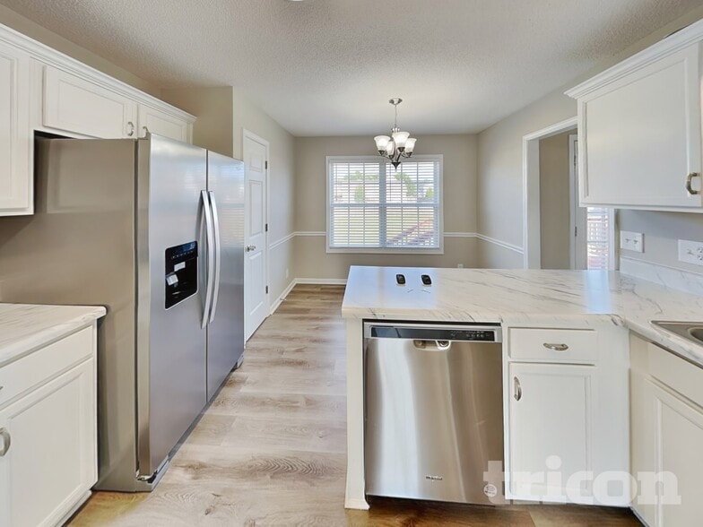 Building Photo - 3411 Bradfield Dr