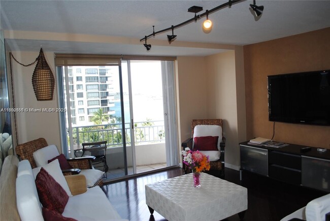 Building Photo - 770 Claughton Island Dr