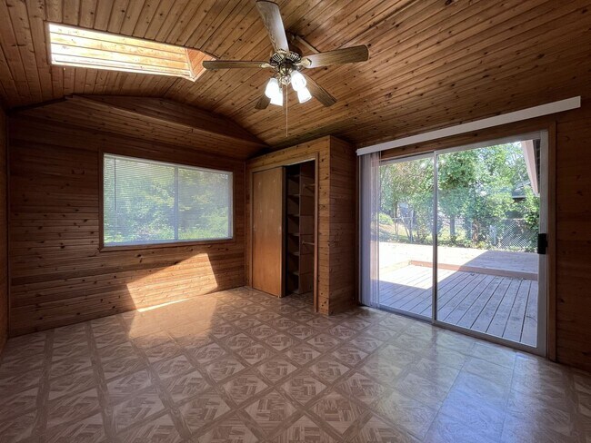 Building Photo - Charming Ranch Home with Sunroom or 4th Bedroom, Two-Car Garage and Fenced Backyard