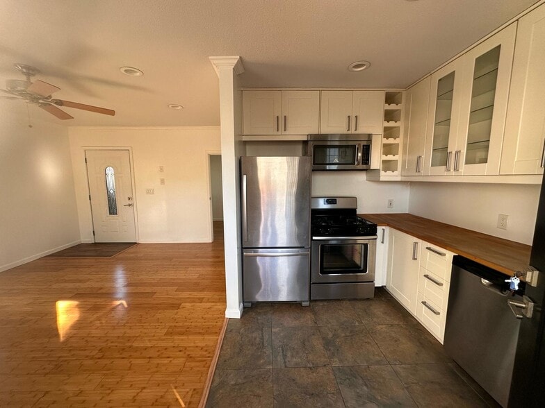 modern kitchen - 2629 Meade Ave