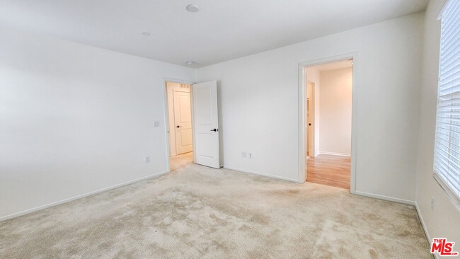 Building Photo - 835 Orchid Way
