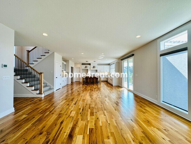Building Photo - Exceptional Olathe Home in the Cedar Creek Subdivision w/ Wood Floors and a Finished Basment!