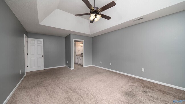 Building Photo - 221 Stone Valley Dr