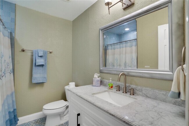 Building Photo - 654 Windrush Bay Dr