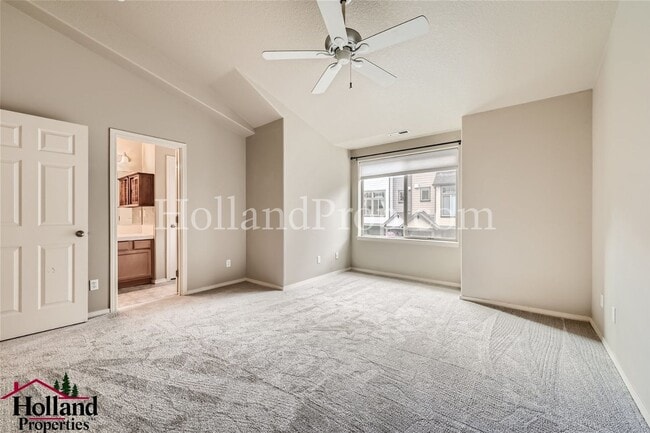 Building Photo - Spacious Townhome with A/C, Gas Fireplace & Water/Sewer Included!