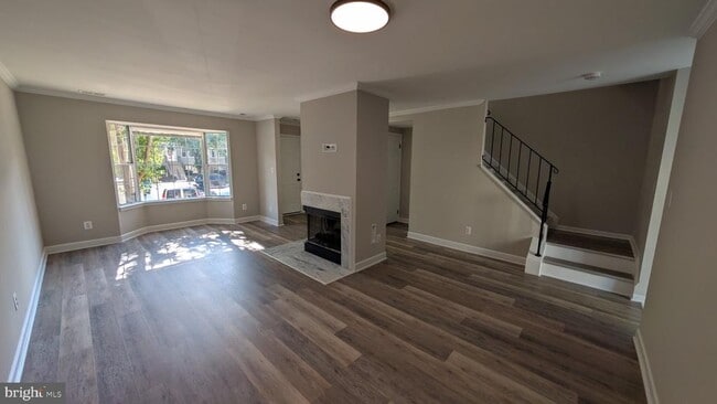 Building Photo - 16303 Taconic Cir