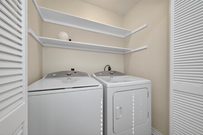 Building Photo - 7447 Cambridge St