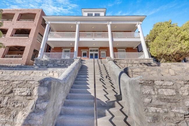 Building Photo - 521 W Missouri Ave