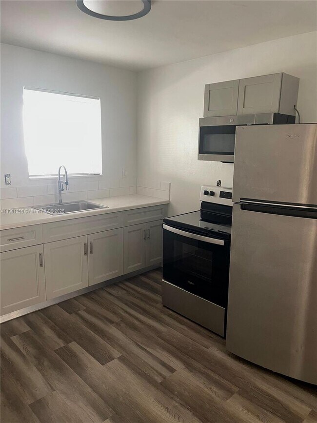 Building Photo - 3760 NW 13th Pl