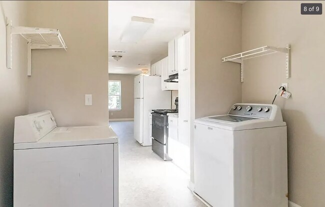 Building Photo - 3288 Rainwood Dr