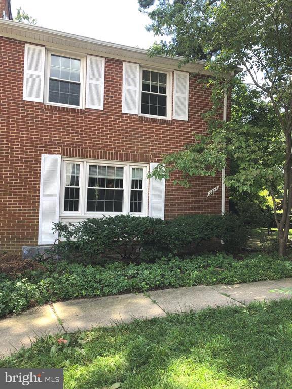 Building Photo - 3336 Webley Ct