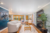 Building Photo - 111 River Dr