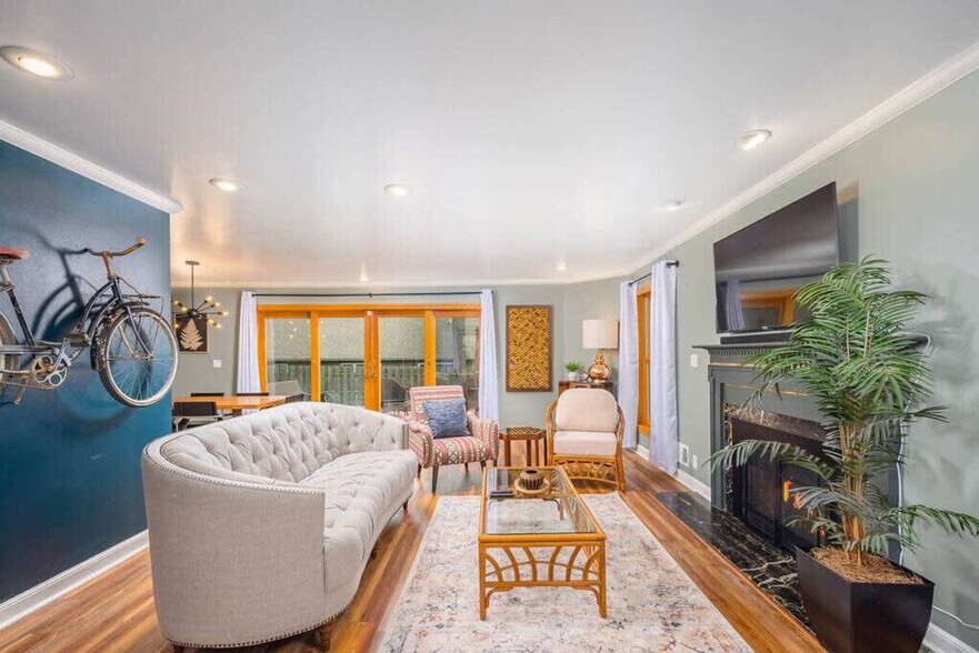 Primary Photo - 111 River Dr
