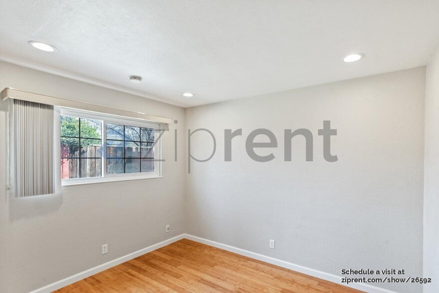 Building Photo - 1872 Anne Marie Ct