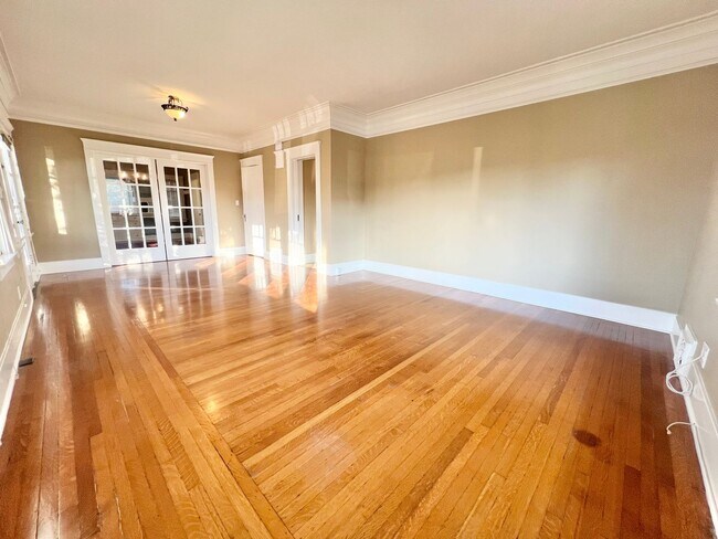 Building Photo - Charming Bluff Park Studio – Bright, Private, and Move-In Ready!