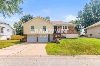 Building Photo - 19215 E 13 St N