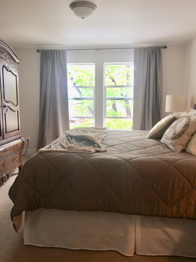 Building Photo - Luxury in Old Town Lafayette for Lease! MU...