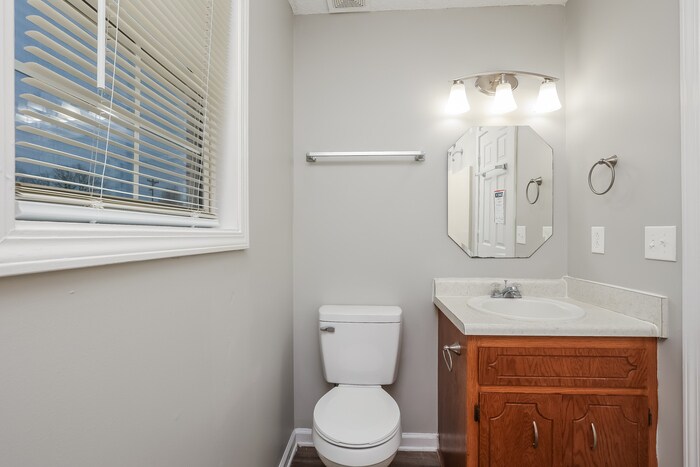Building Photo - 427 Sandburg Dr