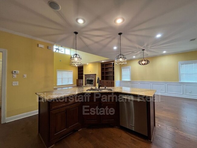Building Photo - 7073 Spring Walk Dr