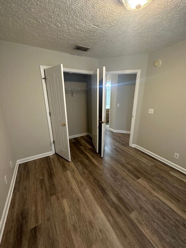 Building Photo - 2506 Gold Valley Dr