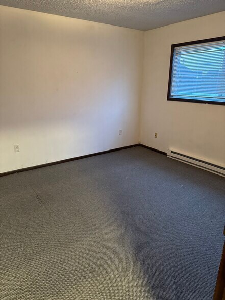 Building Photo - 222 N Beacon St