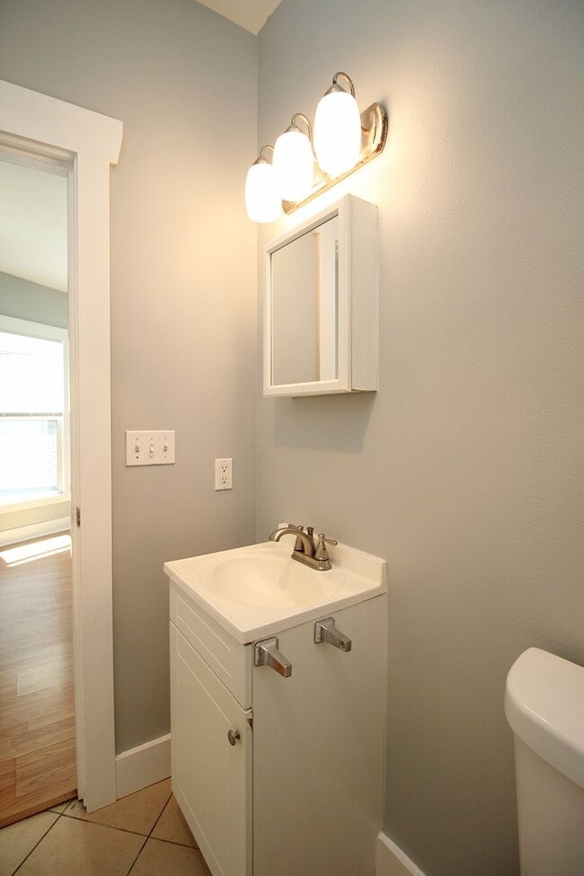 Building Photo - 4030-4030 NE Garfield Ave.