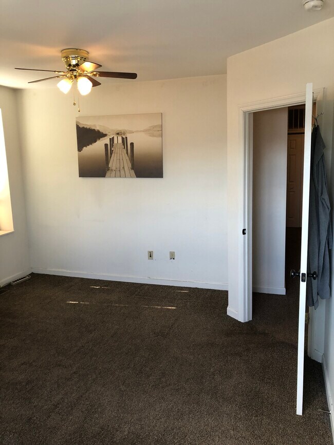 Building Photo - 440 Boggs Ave
