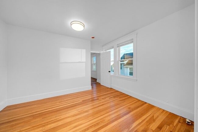 Building Photo - 127 Henry Ave