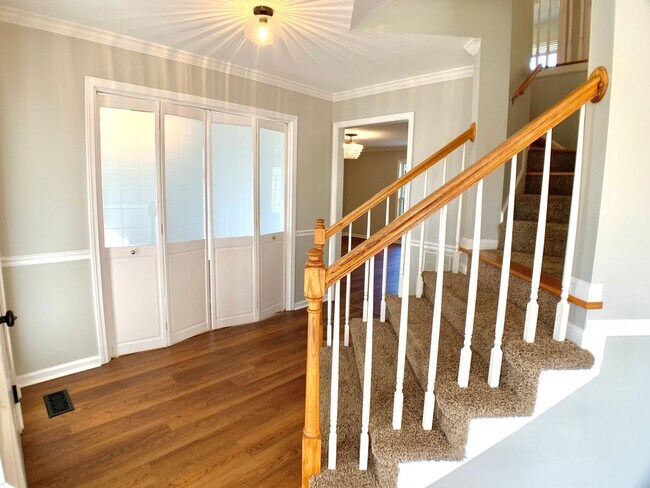 Building Photo - 2553 Emerald Ct