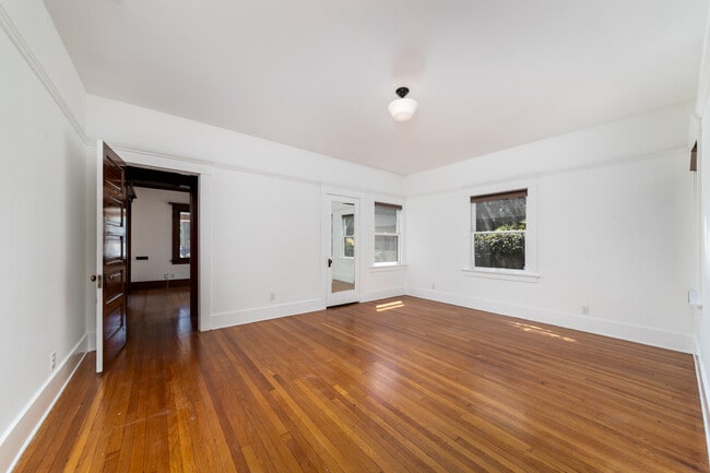 Building Photo - 1635 S Wilton Pl
